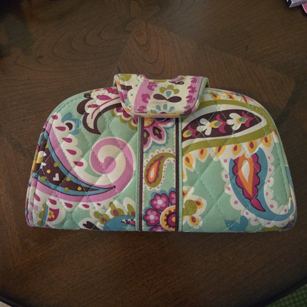 💐💐2 FOR 1 DEAL! BOTH Vera Bradley-one Paisley Pattern & one Navy Floral - Picture 5 of 8